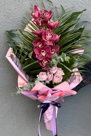 Bordo Cymbidium Orkide Buketi