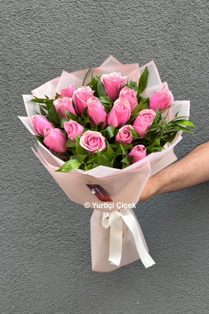 15 Pembe Gül Buketi